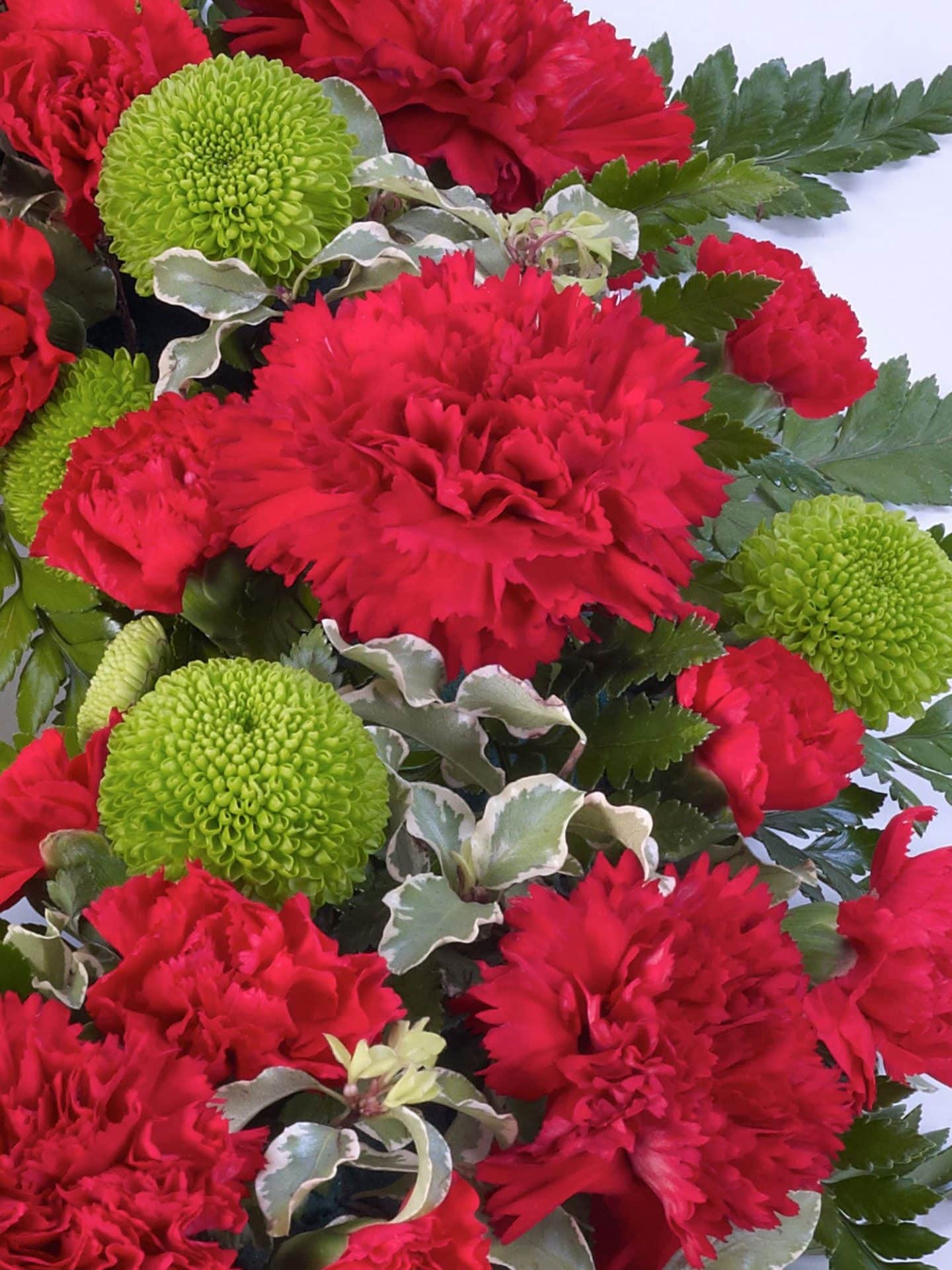 Classic Wreath Red And Green 1